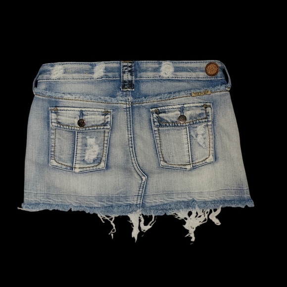 Hint Jeans Mini Skirt.        Size 5 - Picture 9 of 9